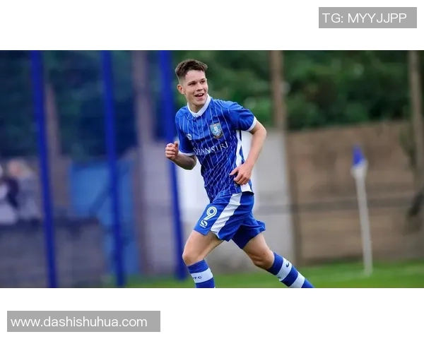 小卡足球星：探索足球世界中的儿童梦想与竞技精神