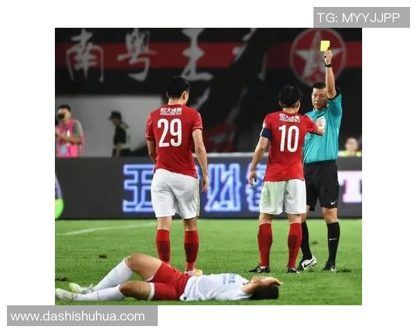 足球界脾气最爆的球星盘点 哪些球员曾因暴脾气被罚下或遭禁赛 足球界脾气最爆的球星盘点 哪些球员曾因暴脾气被罚下或遭禁赛